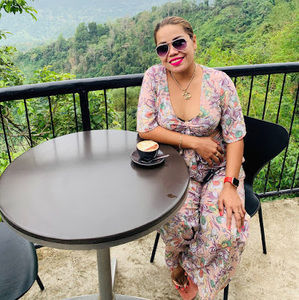 Meet your Posher, Gwen